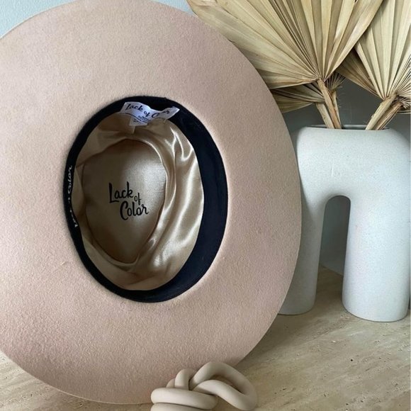 Lack Of Color: Bensen Tri Cowgirl Hat